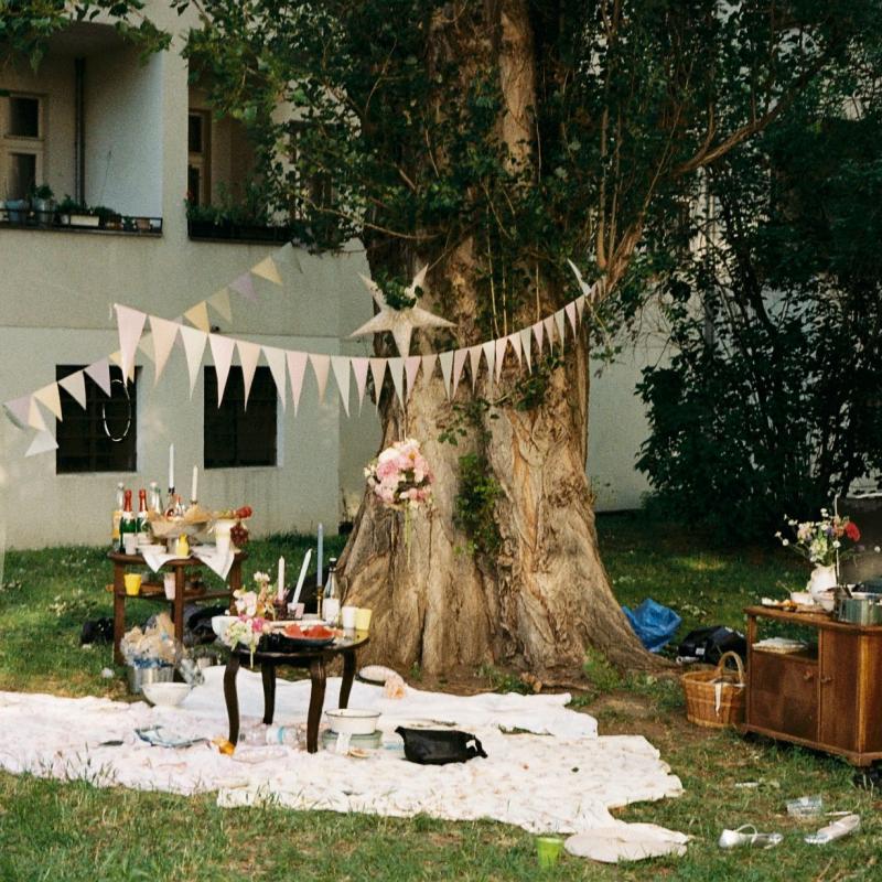 summertime picnic outdoor floral arrangements